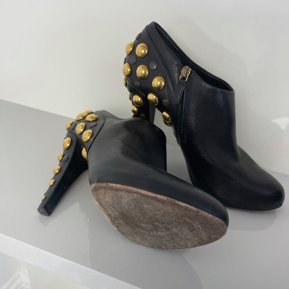 Gucci Leather Ankle Boots with gold metal design - Picture 11 of 11
